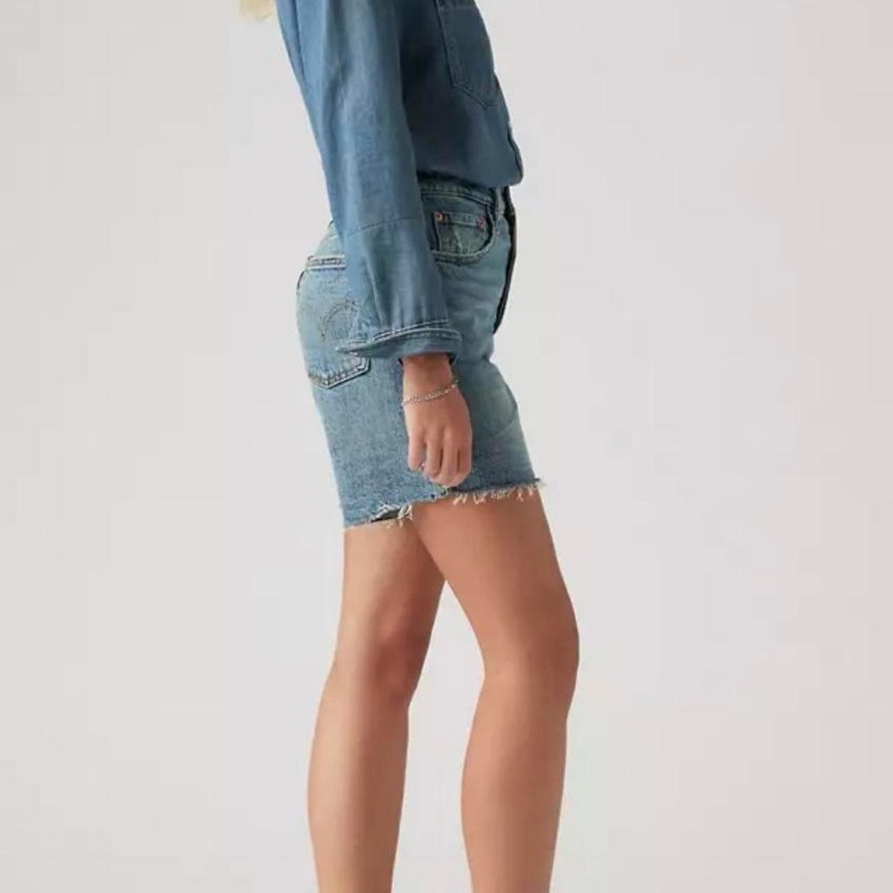 Levi’s 501 mid thigh shorts - Picture 3 of 8
